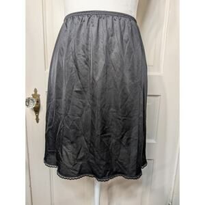Vintage Vanity Fair Nylon Half Slip Black Lace Women's USA Small (796)